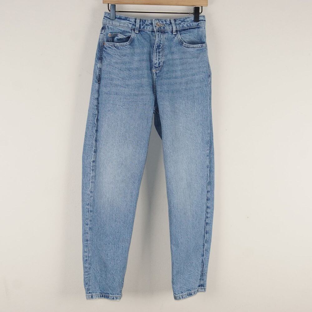 Zara High Waist Mom Fit Tapered Ankle Leg Light Wash Blue Jeans Sz 4